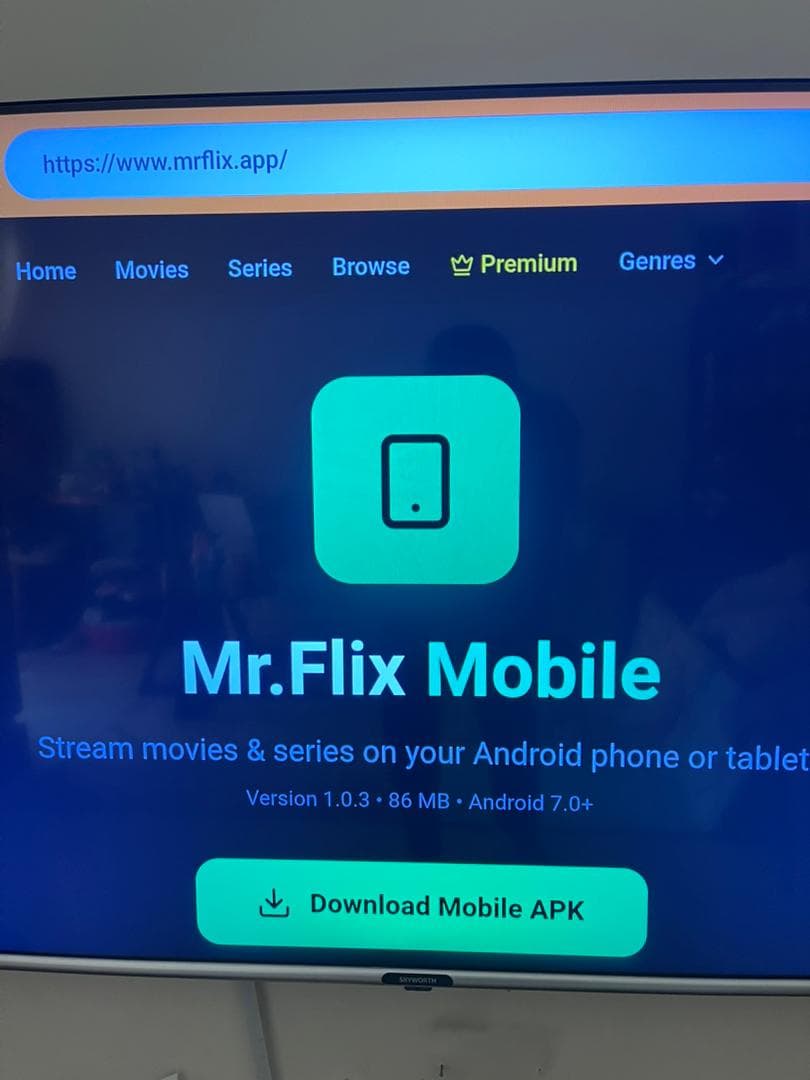 Download page showing the green mobile APK button